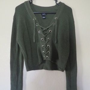 Chunky knit lace up crop sweater army green sz M